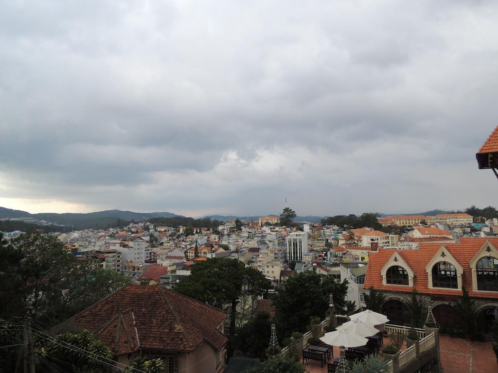 Hoang De Hotel Da Lat Exterior photo